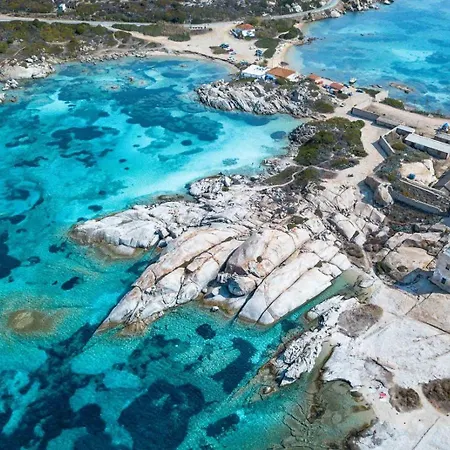 Casa Vacanze La Maddalena Апартаменты *